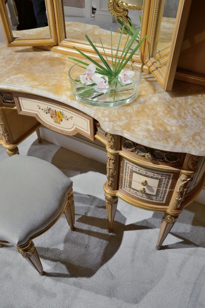 3700 Luigi Xvi Dressing Table, Ezio Bellotti