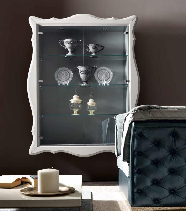 Alice Display Cabinet, Corte Zari