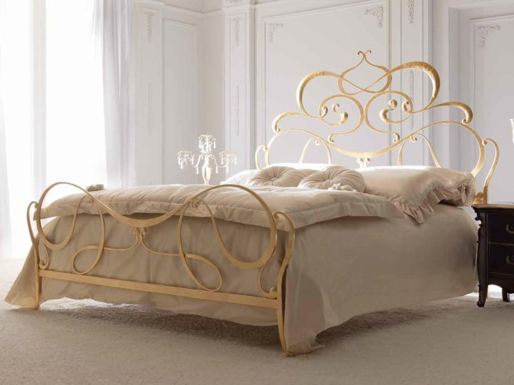 Anastasia Bed, Corte Zari