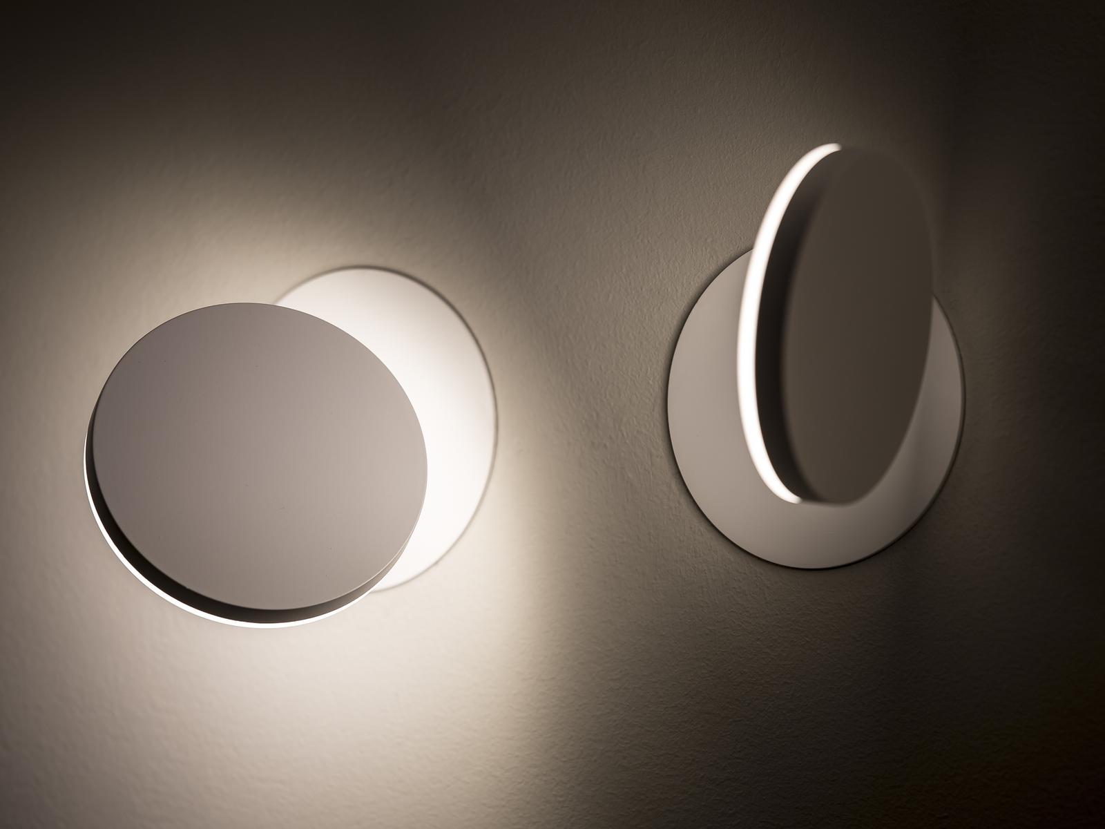 Bella wall lamp by Panzeri • VIZZZIO