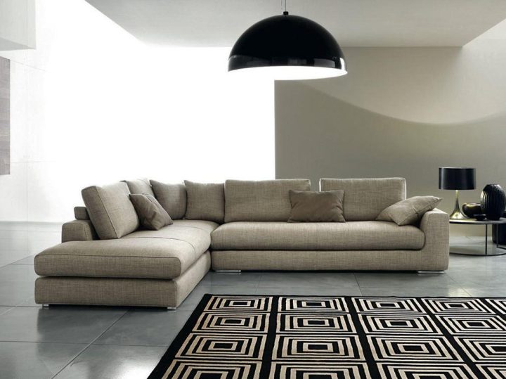 Bijoux Sofa, Ditre Italia