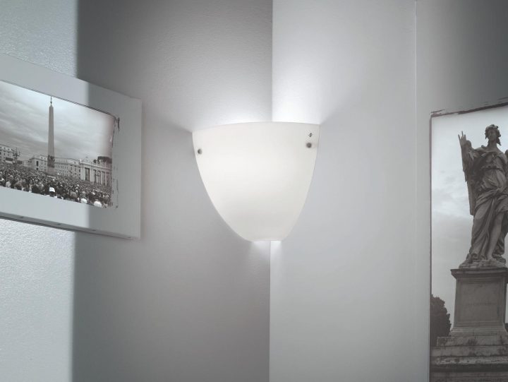 Corner Ap Wall Lamp, Vistosi