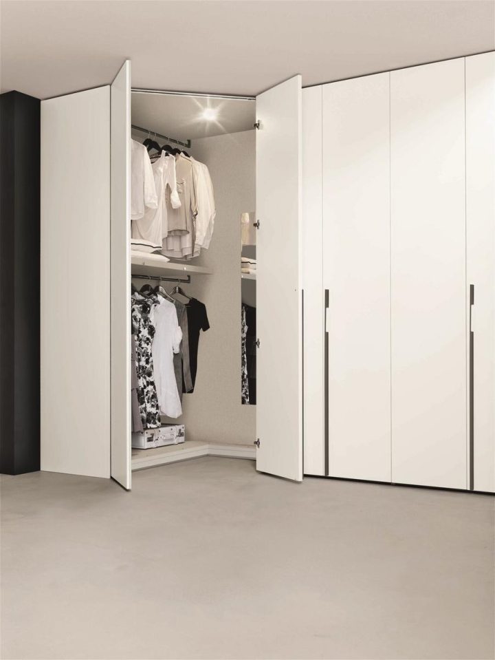 Furnished Spaces Wardrobe, Tomasella