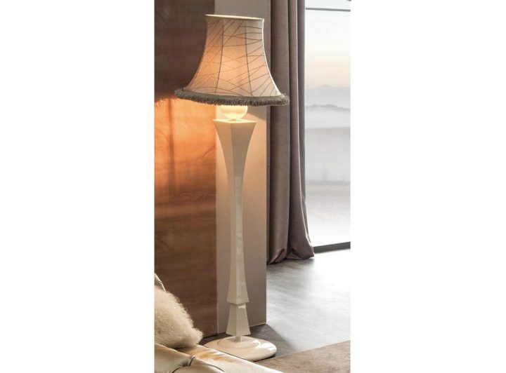 Ginger Floor Lamp, Corte Zari