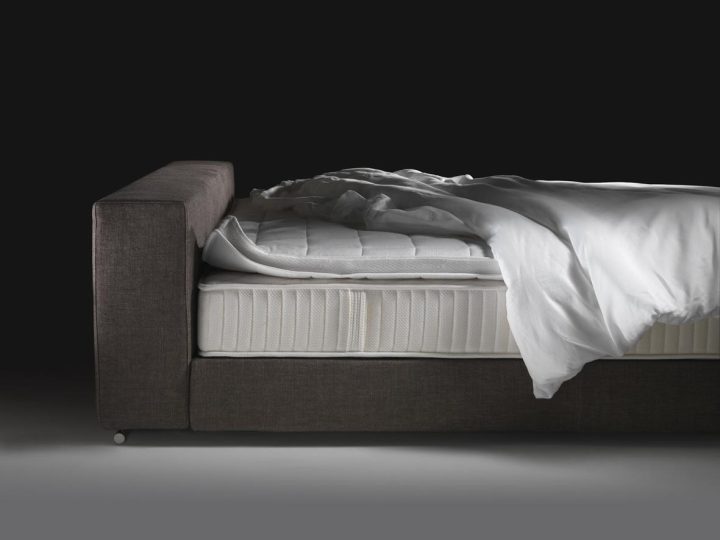 Groundpiece Slim Bed, Flexform