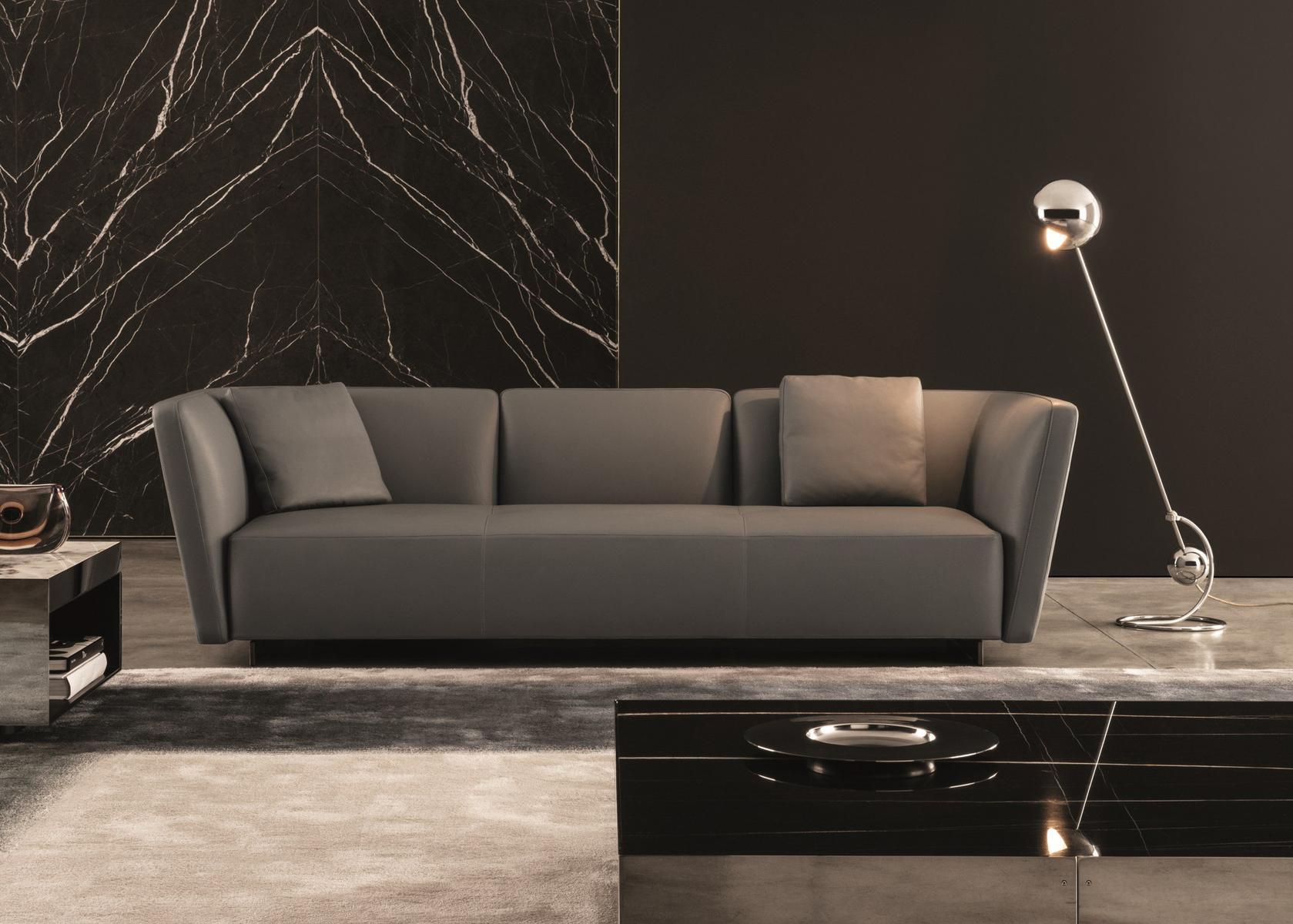 Lounge Seymour sofa by Minotti • VIZZZIO