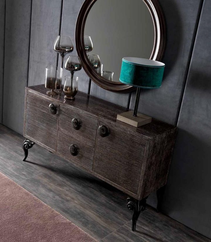 Luisa Mirror, Corte Zari