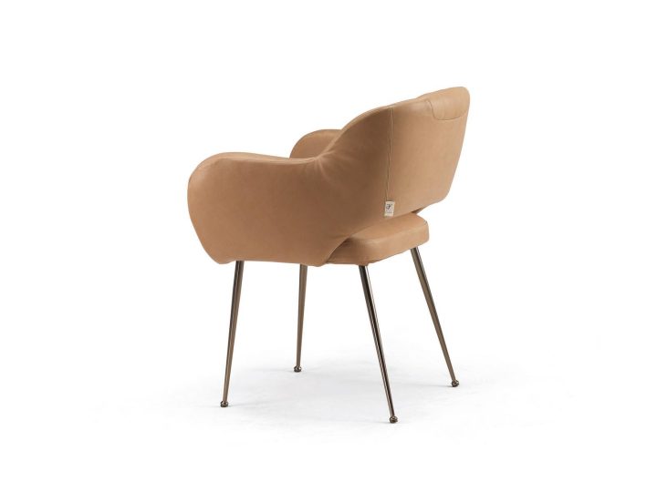 Miss Malice Easy Chair, Arketipo