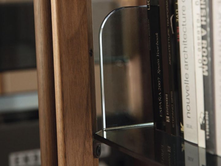 Myria Bookcase, Porada