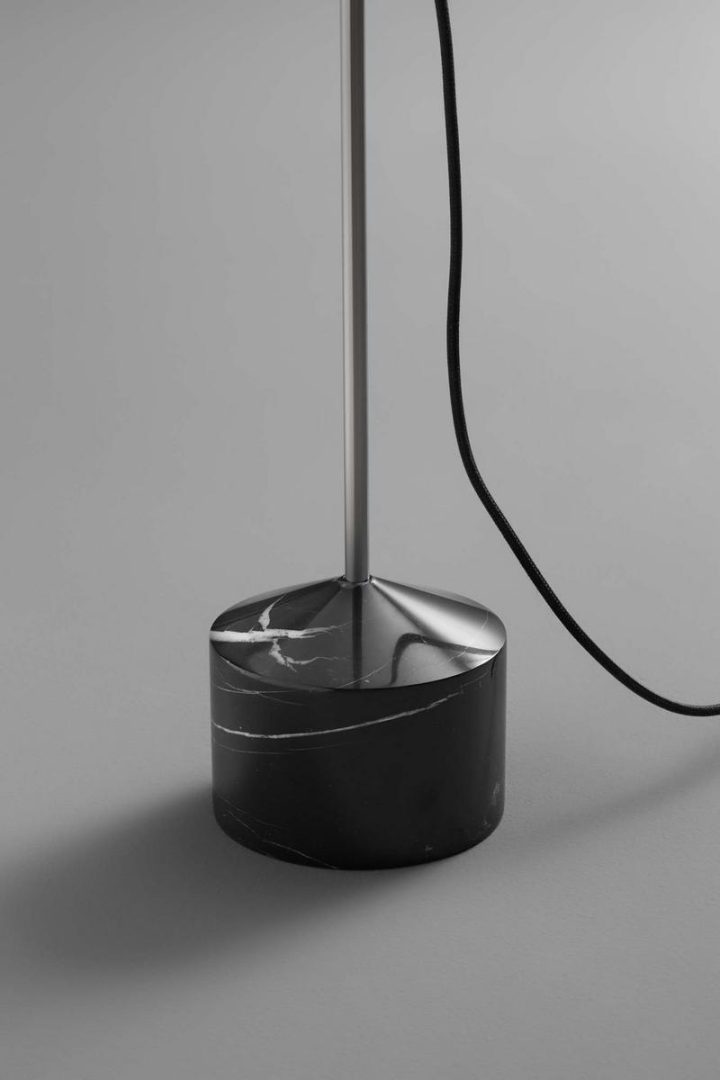 Naked Floor Lamp, Olev