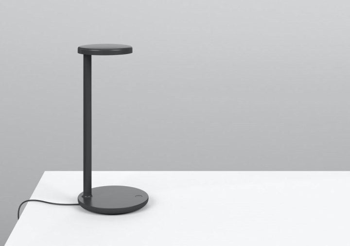 Oblique Qi Table Lamp, Flos