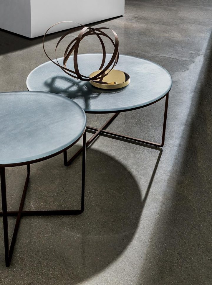 Piktor Coffee Table, Sovet