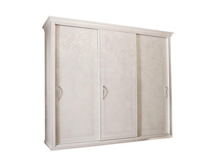 Plutone Wardrobe, Barnini Oseo