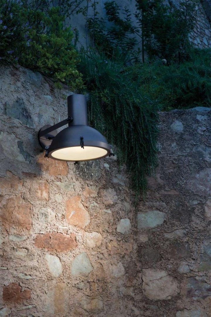 Projecteur 365 Outdoor Wall Lamp, Nemo