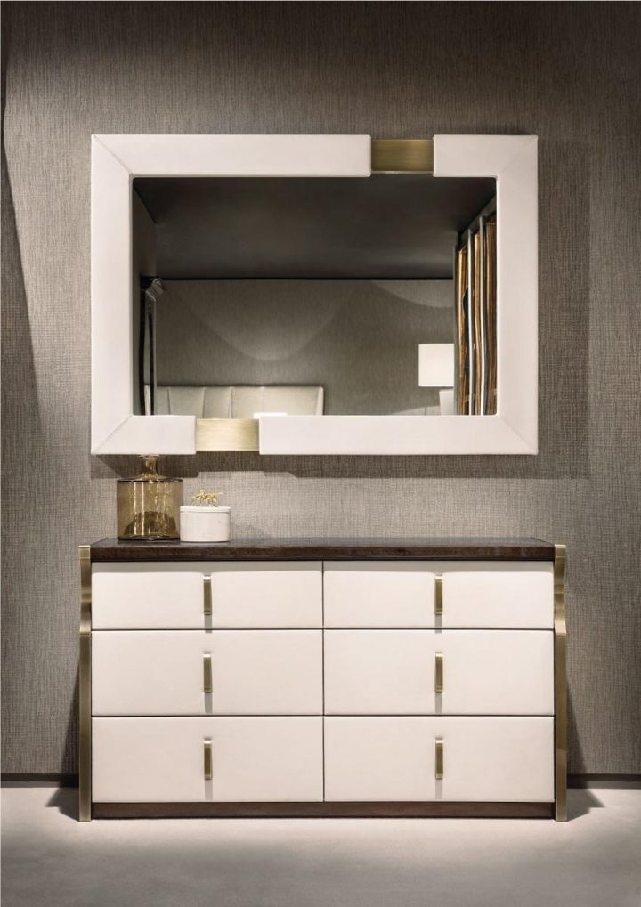 Trilogy R Mirror, Capital Collection