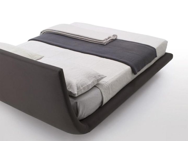 Tuliss Bed, Desiree