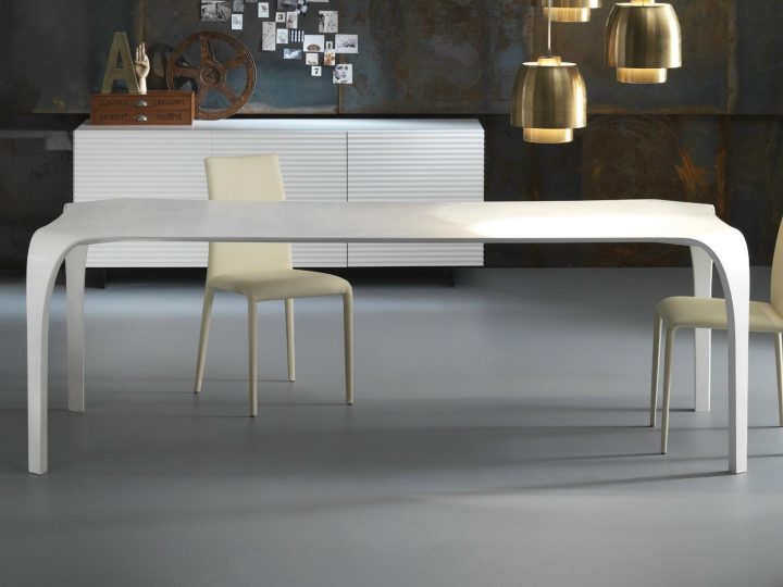 Unico Table, Riflessi