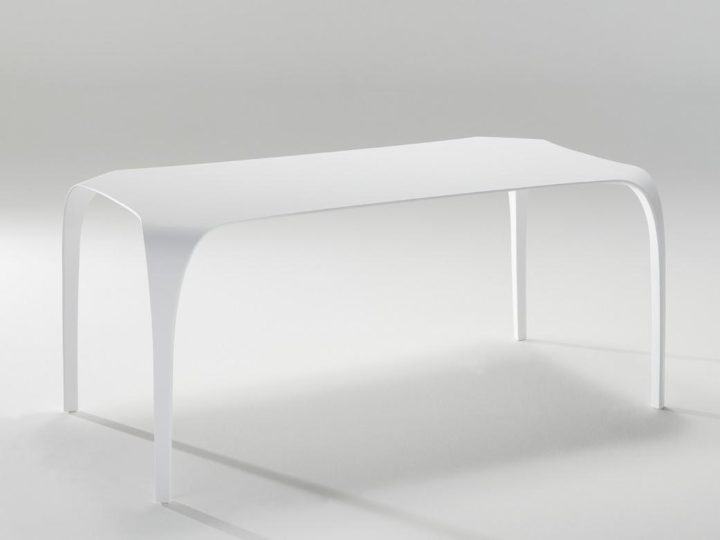 Unico Table, Riflessi