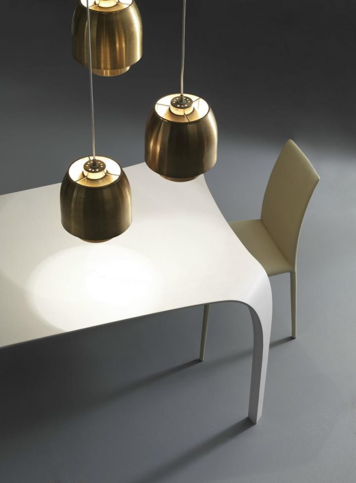 Unico Table, Riflessi