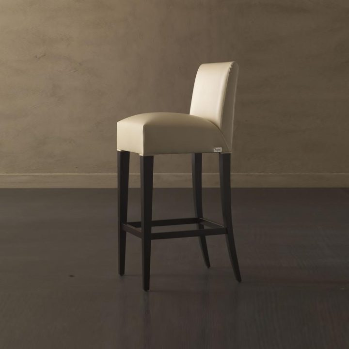 Queen bar chair by Rugiano