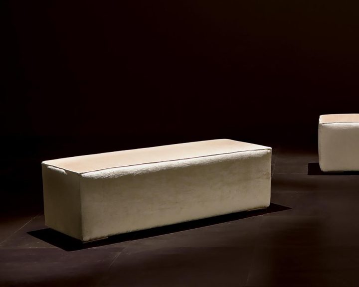 Form pouf by Rugiano