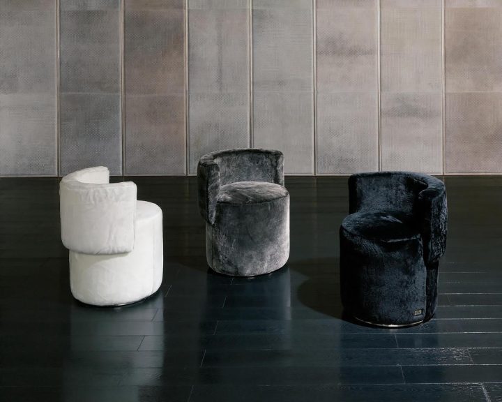 Love Seat pouf by Rugiano