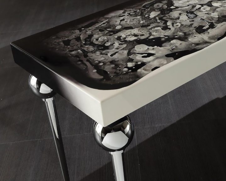 Marilyn coffee table by Rugiano