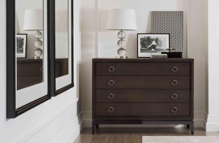 Asmara - rectangular lacquered chest of drawers | Galimberti Nino