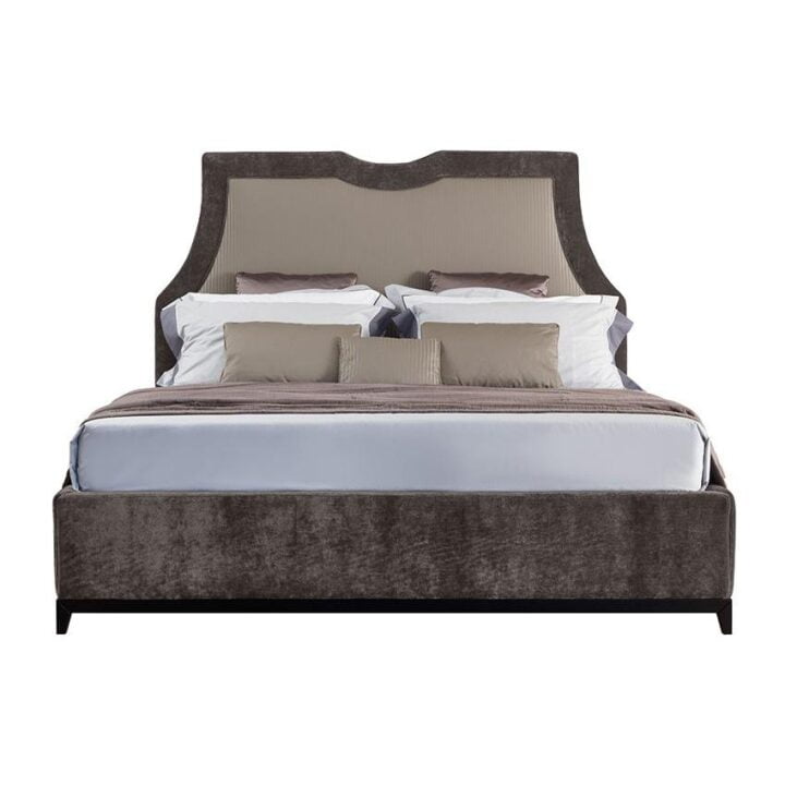 Jolo - lacquered bed with high headboard | Galimberti Nino