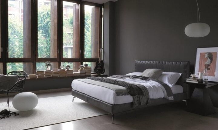 Moore - leather bed with tufted headboard | Dorelan