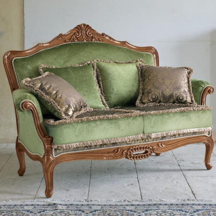 I Dogi - curved velvet sofa | Cavio