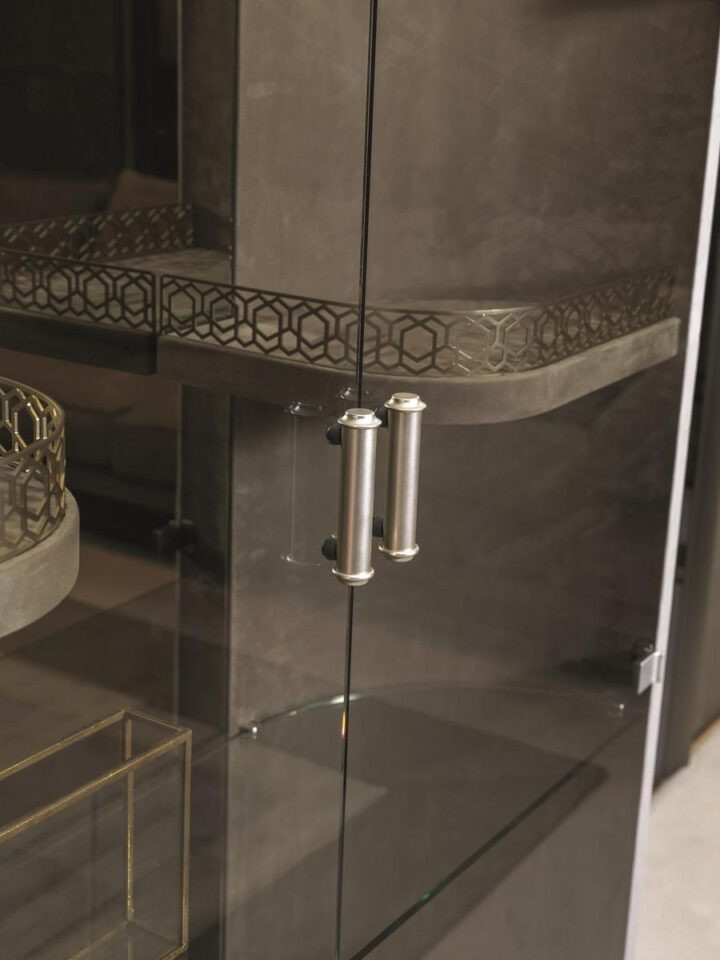 Hennesy - veneer display cabinet | Longhi