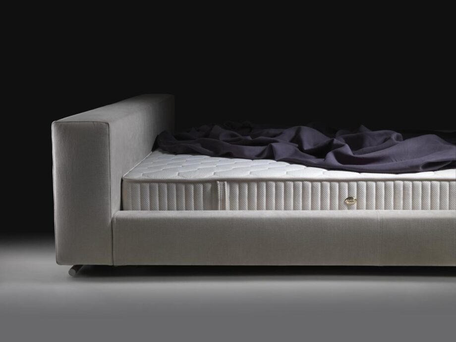 Groundpiece Bed Flexform