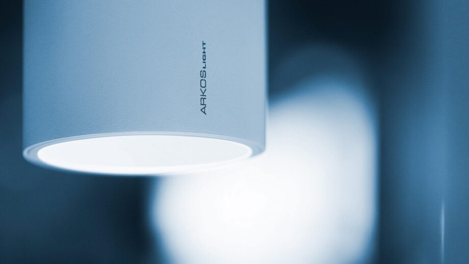 Scope 21 Surface Ceiling Lamp Arkoslight