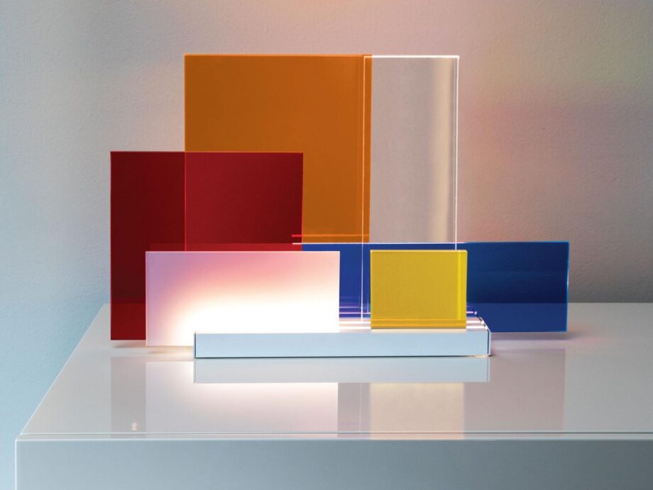On Lines Table Lamp Nemo