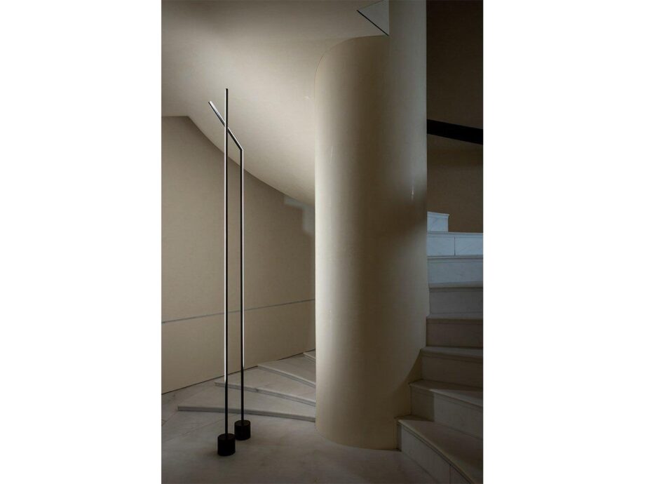 Essential Floor Lamp Reflex