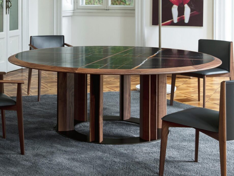 Thayl Table Porada