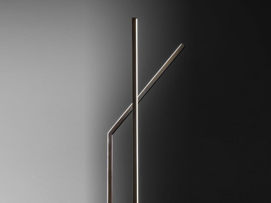Essential Floor Lamp Reflex