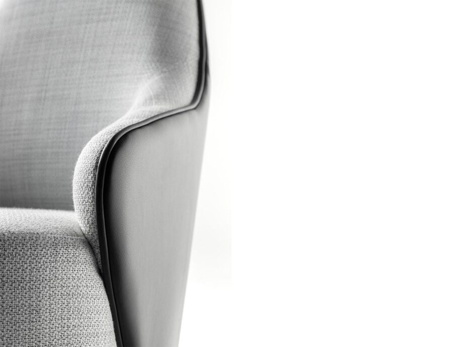 Ludwig Armchair Reflex