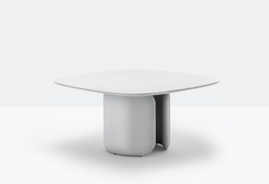 Elinor 150*150 Table Pedrali