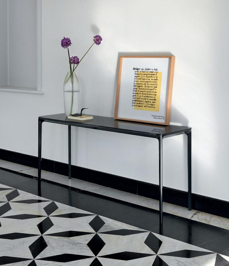 Slim 4 Legs Console Sovet