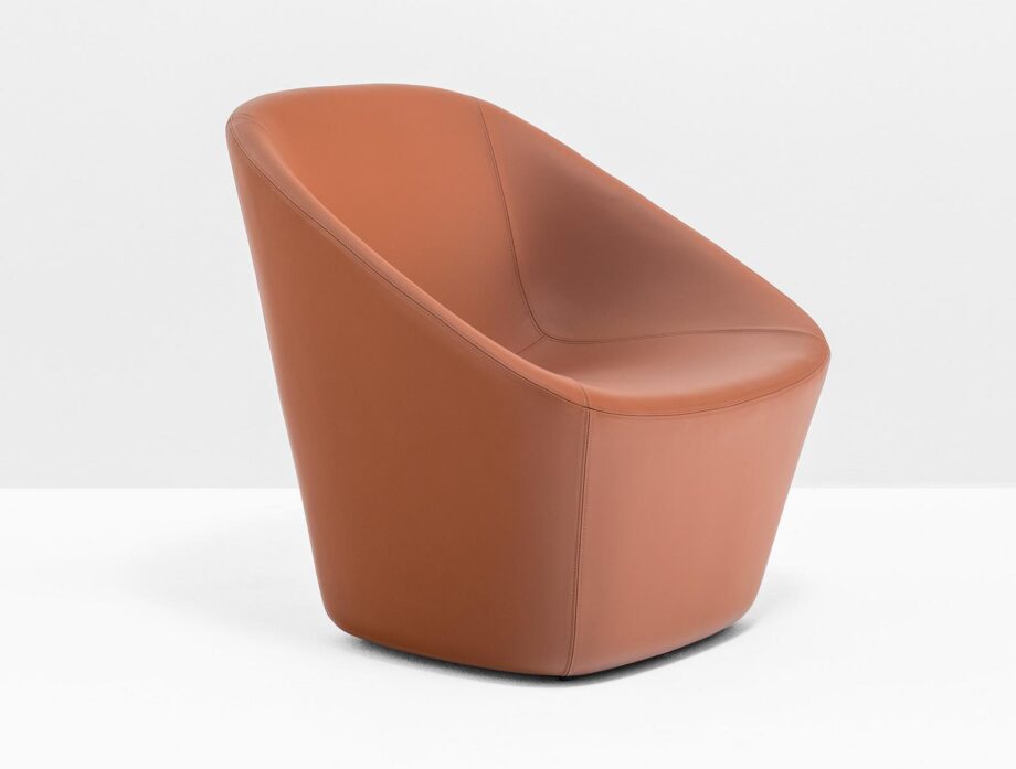 Log 366 Armchair Pedrali