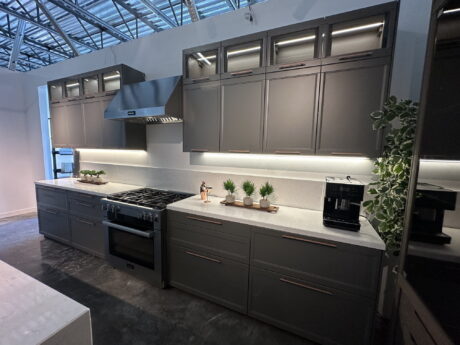 Discover Italian modern kitchen cabinet trends today