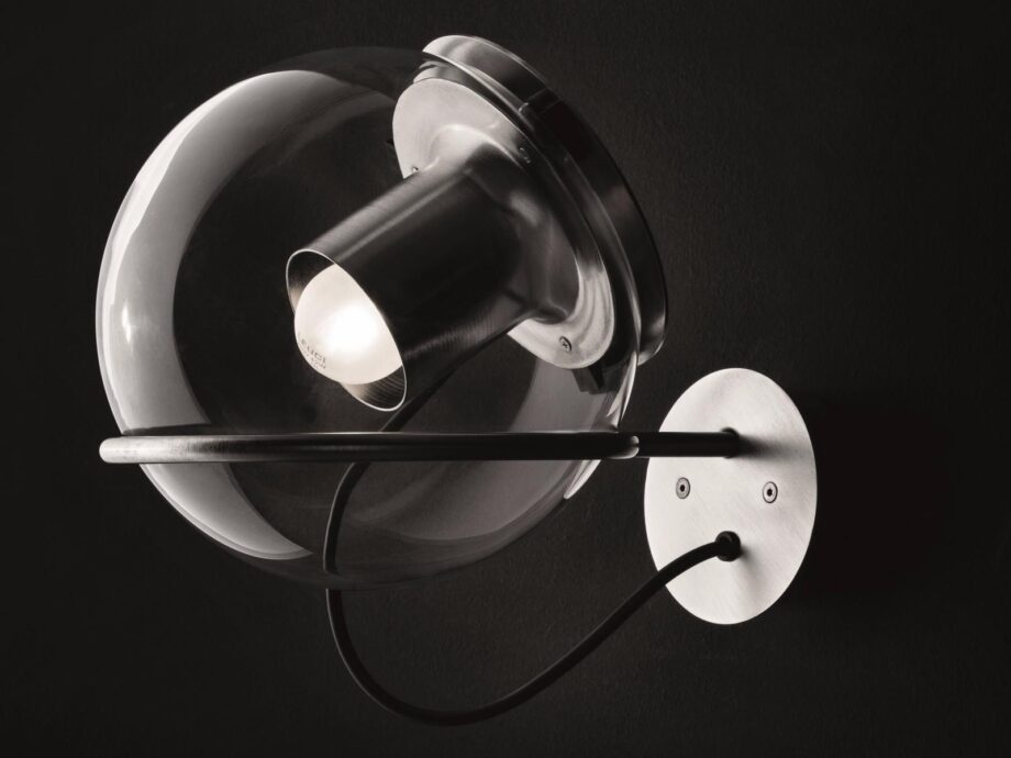 The Globe 727 Wall Lamp Oluce