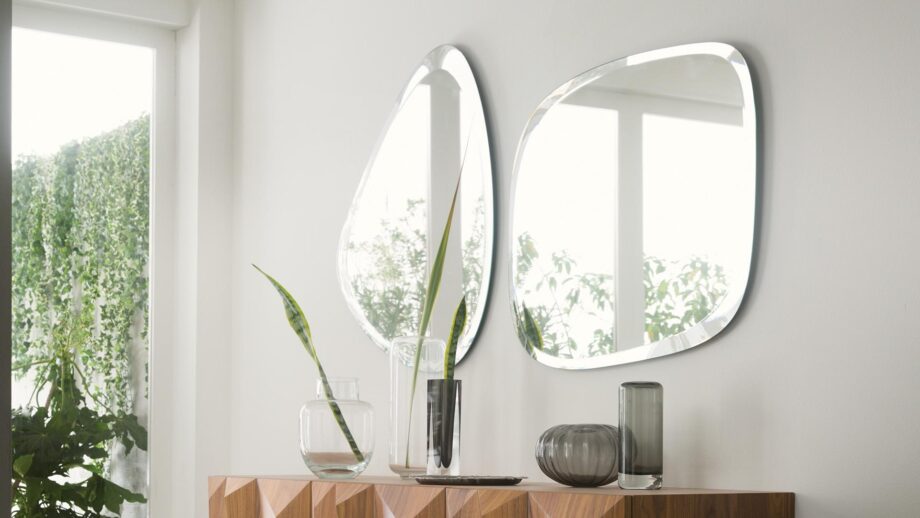 Seventy Mirror Reflex