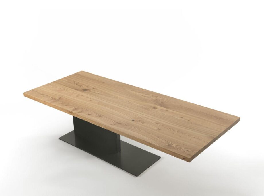 Liam Table Riva 1920