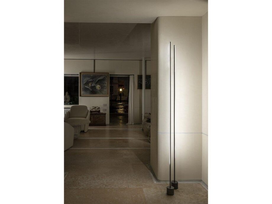 Essential Floor Lamp Reflex