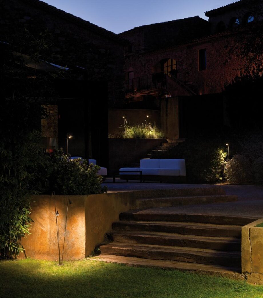 Brisa Outdoor Floor Lamp Vibia