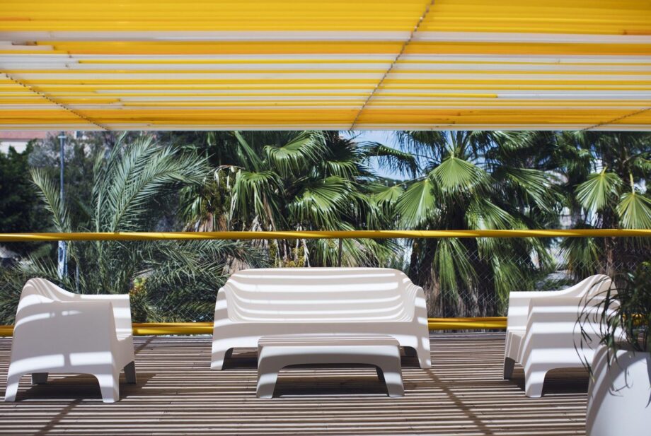 Solid Outdoor Sofa Vondom