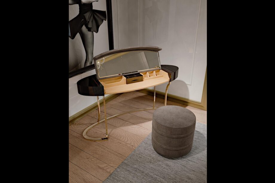 Hotel De Ville Dressing Table Ezio Bellotti